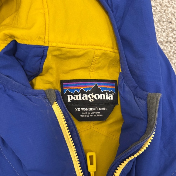 Patagonia women’s nano air hooded jacket - Picture 2 of 2